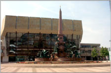 Gewandhaus + Mendlerbrunnen